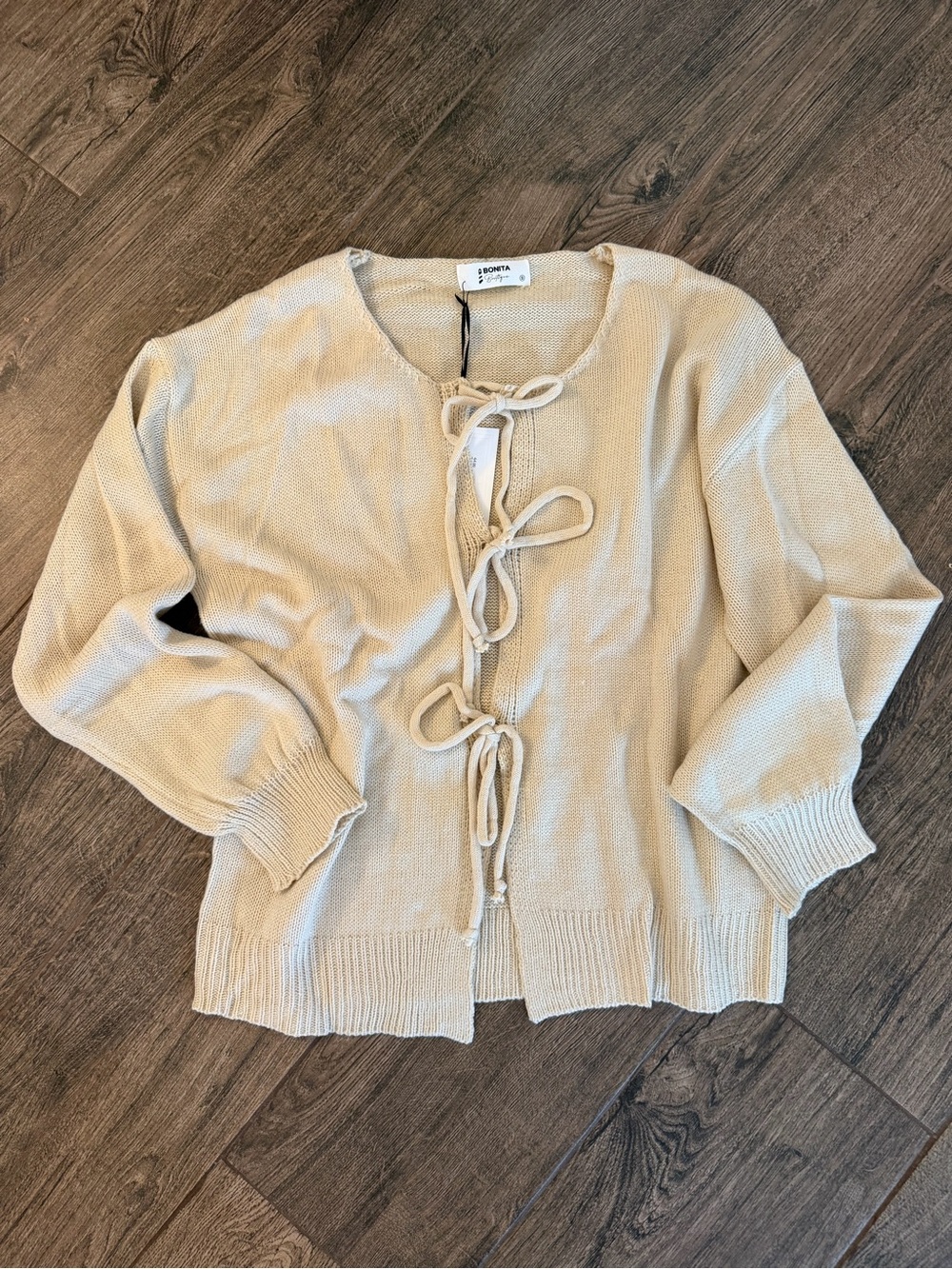 NWT Boutique Bonita Collection Women's Cream Tie-Front Knit Sweater